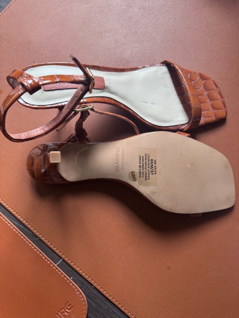 Vince Camuto IMAGINE IM-ZEVA  Kitten heel 6.5 (EU37) - Picture 3 of 6